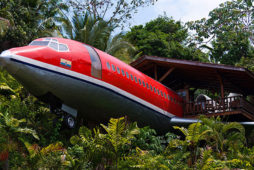 This house in ecuador looks like an airplane